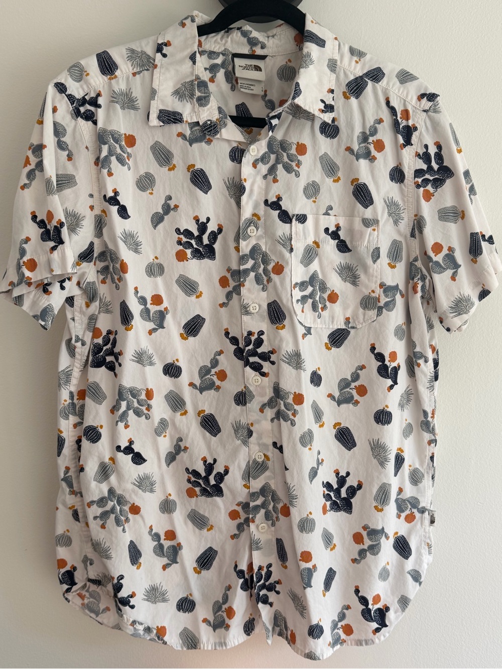 The North Face Men’s White Short-Sleeve Cactus Print Button-Down Shirt